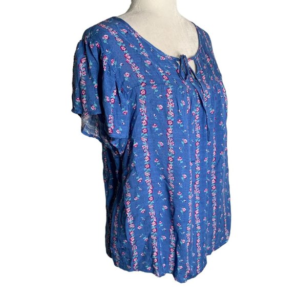 Lee Boho Flutter Sleeve Peasant Top M Blue Floral Rayon Tie Neck Bohemian - Picture 5 of 6